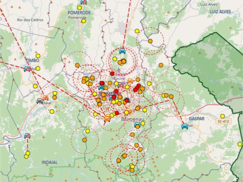 A falta de energia elétrica atingiu quase 10 mil residências nesta sexta-feira (24), em Blumenau