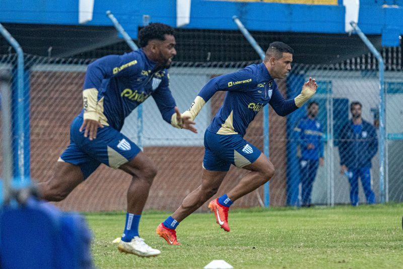 Avaí com Marcos Vinícius e Pottker