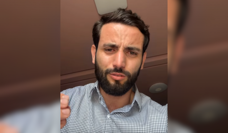 Matteus do Alegrete chorando - Foto mostra homem branco com barba e cabelos escuros gesticulando