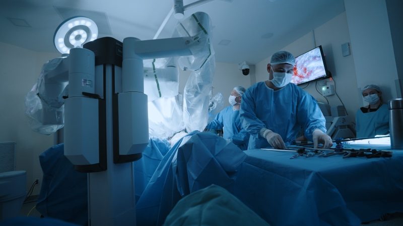 Primeira cirurgia robótica de Joinville, realizada em paciente com câncer de próstata no Hospital Unimed