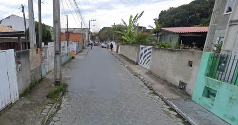 Homem avisa esposa do retorno para casa em Florianópolis, mas é morto a tiros no caminho