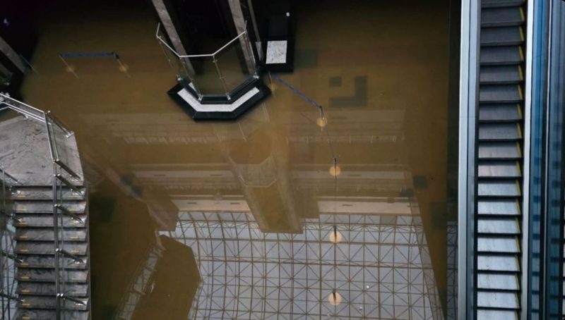 alagamento da parte interna do aeroporto salgado filho, impossibilitando novos voos