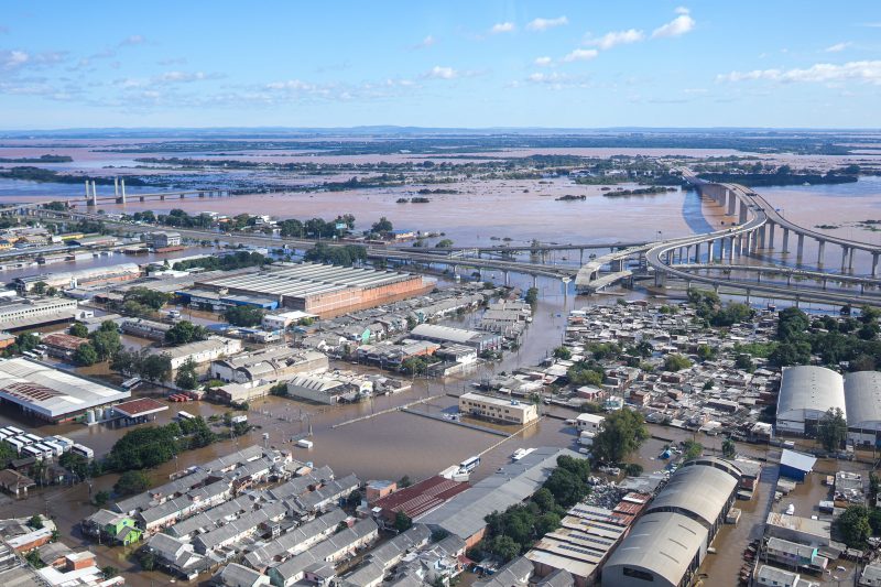 Rio Grande do Sul passa pelo maior desastre ambiental da sua hist&oacute;ria; imagem a&eacute;rea mostra Porto Alegre inundada em 14 de maio – Foto: Mauricio Tonetto/Secom-RS/Divulga&ccedil;&atilde;o