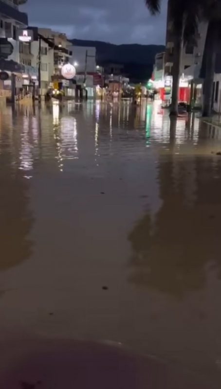 &Aacute;gua chegou no centro da cidade neste s&aacute;bado (18) – Foto: Divulga&ccedil;&atilde;o/Reprodu&ccedil;&atilde;o/ND