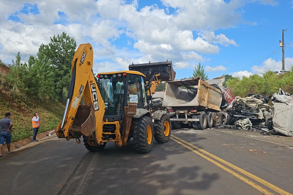 Grave acidente aconteceu na BR-282, em Campos Novos. - PRF/Divulgação/ND