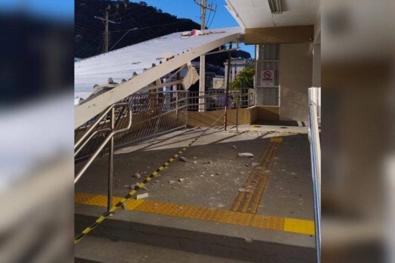 Estrutura caiu e deixou três pessoas feridas 