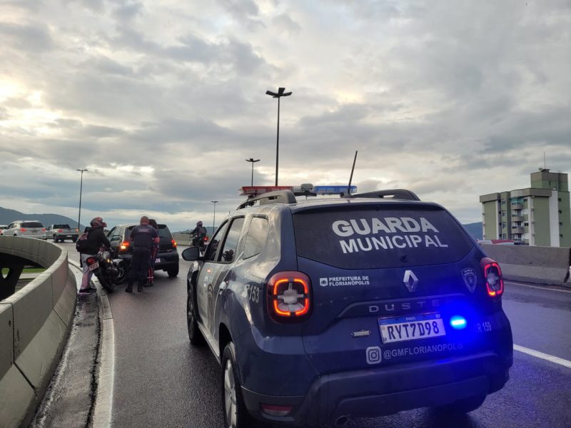 Acidente no elevado do CIC