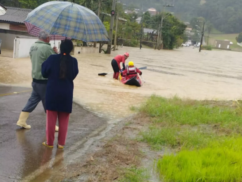 Chuva em Rio do Sul deixa população em alerta