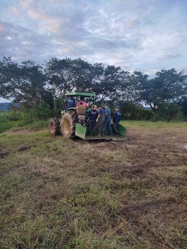 Resgate do corpo encontrado no s&aacute;bado (25) – Foto: Corpo de Bombeiros/Divulga&ccedil;&atilde;o