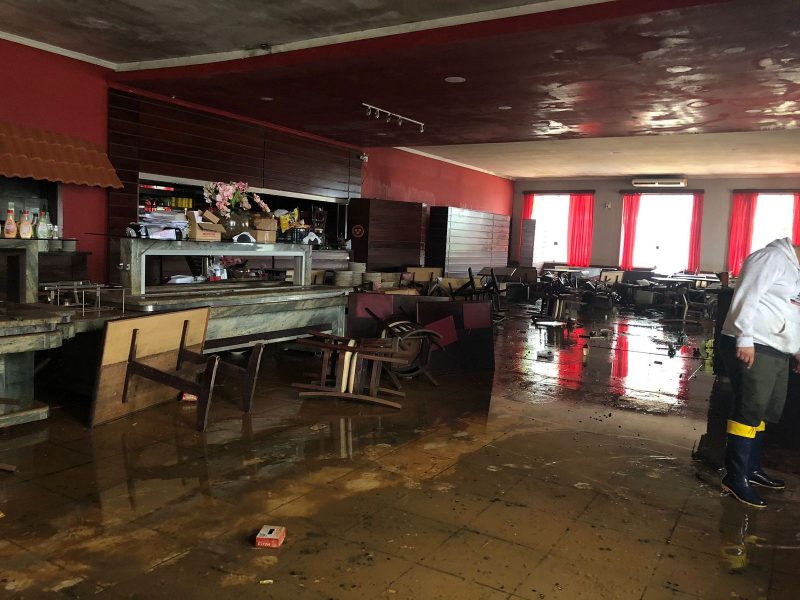 restaurante destruído precisa se reerguer