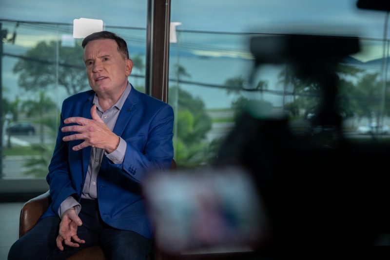 Roberto Cabrini fez cobertura de guerras, copas do mundo e olimp&iacute;adas – Foto: Germano Rorato/ND