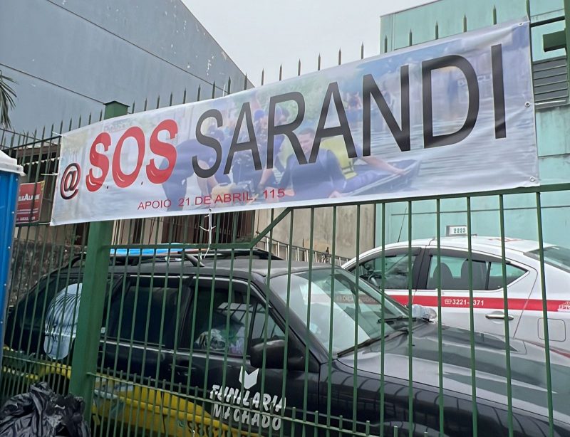 Mais de trinta mil pessoas foram afetadas pela enchente, e parte do bairro est&aacute; sem luz h&aacute; quase vinte dias em raz&atilde;o dos alagamentos – Foto: Vivian Leal/ND