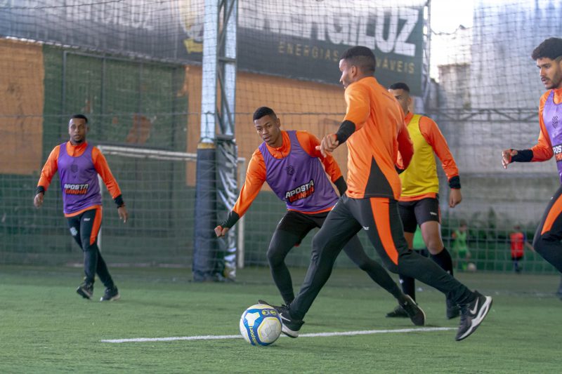 Elenco do Figueirense realizou atividade em quadra de futebol society