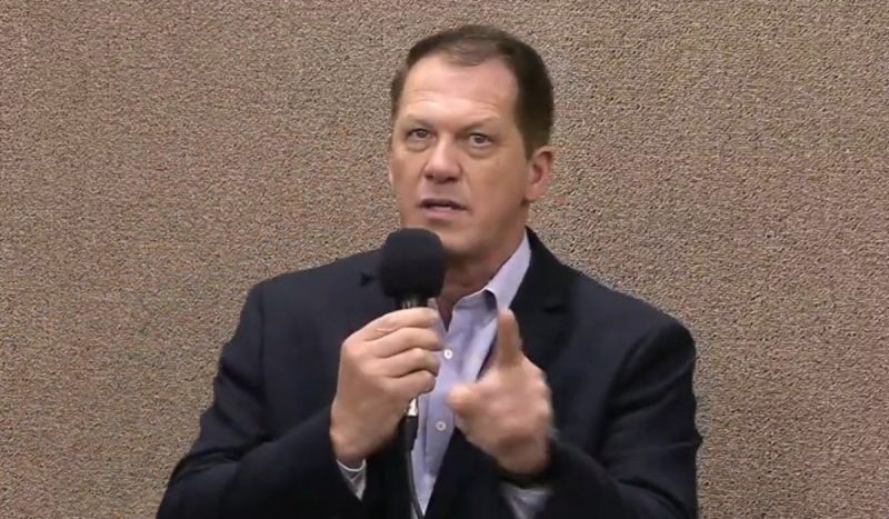 Sandro Fantinel usou o espa&ccedil;o na sess&atilde;o de ter&ccedil;a-feira (14) para propor lei – Foto: C&acirc;mera de Caxias do Sul/Reprodu&ccedil;&atilde;o/ND