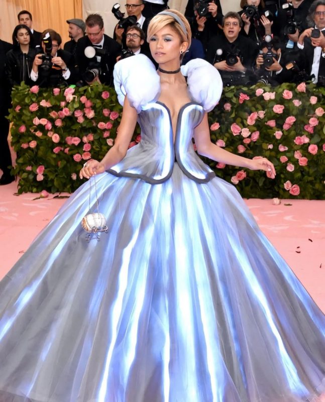 Zendaya brilhou (literalmente) no tapete vermelho do Met Gala 2019 – Foto: Reprodu&ccedil;&atilde;o/Met/ND