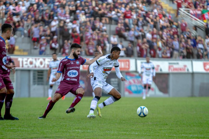 Figueirense foi derrotado elo Caxias jogando fora de casa