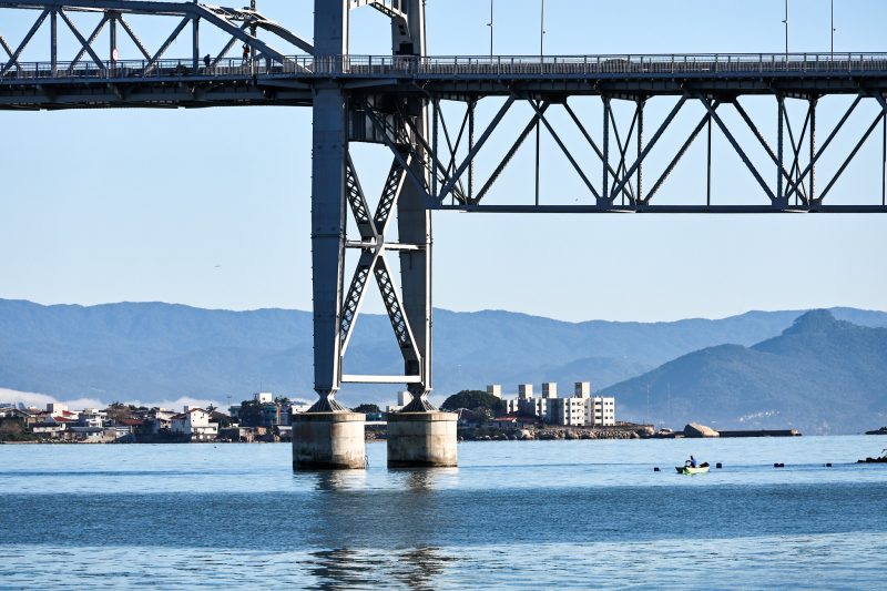 Estrutura da ponte Hercílio Luz em Florianópolis