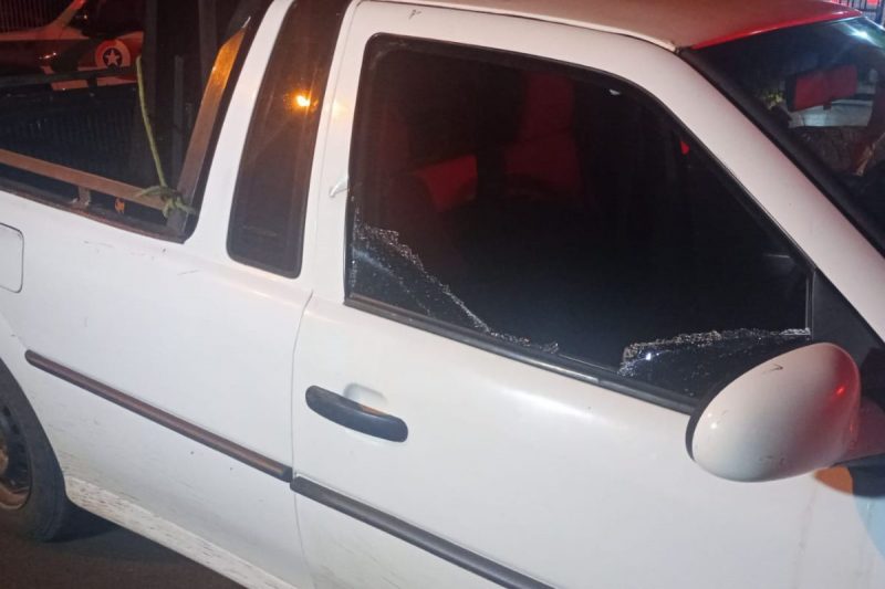 Briga em Chapecó termina com cunhada ferida. Carro também foi atingido 