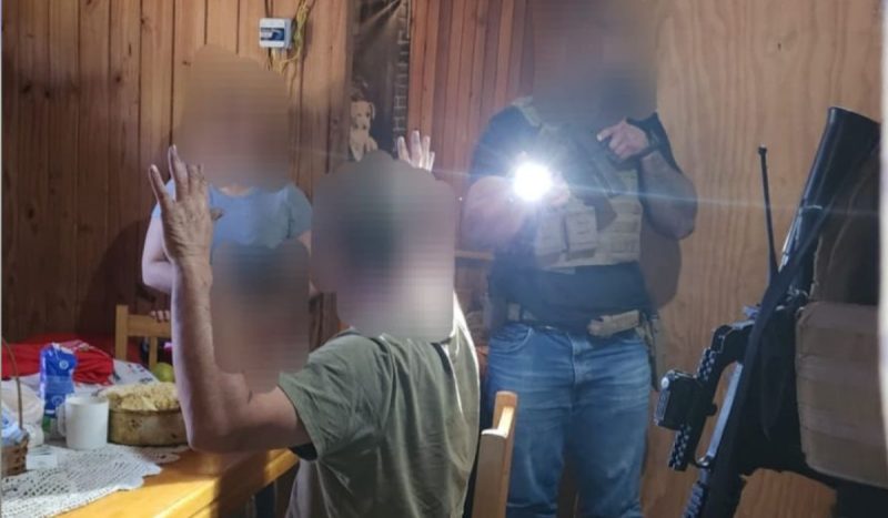 Homem de 42 anos foi preso suspeito de sequestrar adolescente