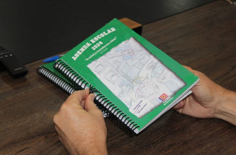 Concurso de desenho "Blumenau: 175 anos de história" vai eleger a capa da agenda escolar de 2025