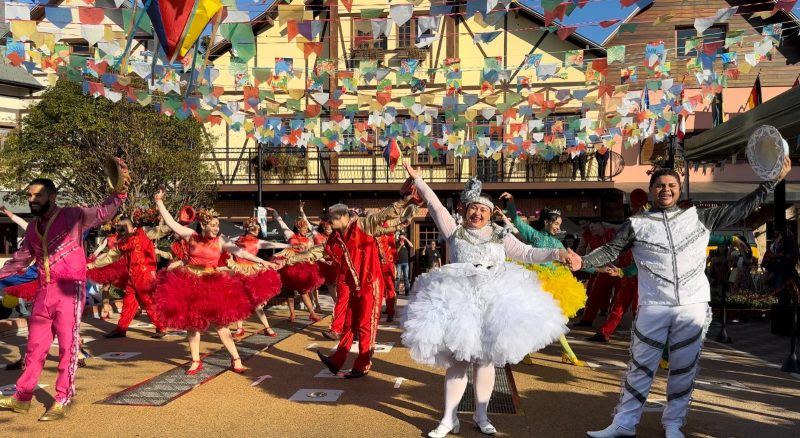 Arrai&aacute; Alles Park ter&aacute; show nacional, apresenta&ccedil;&otilde;es folcl&oacute;ricas, brincadeiras e comida t&iacute;pica – Foto: Alles Park/Divulga&ccedil;&atilde;o
