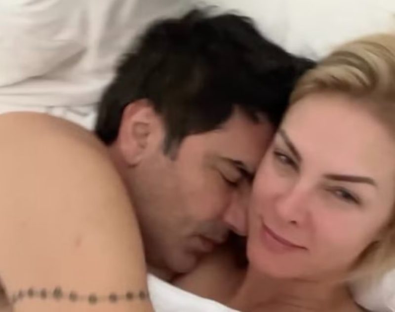 na foto ana hickmann aparece abraçada com o namorado Edu Guedes