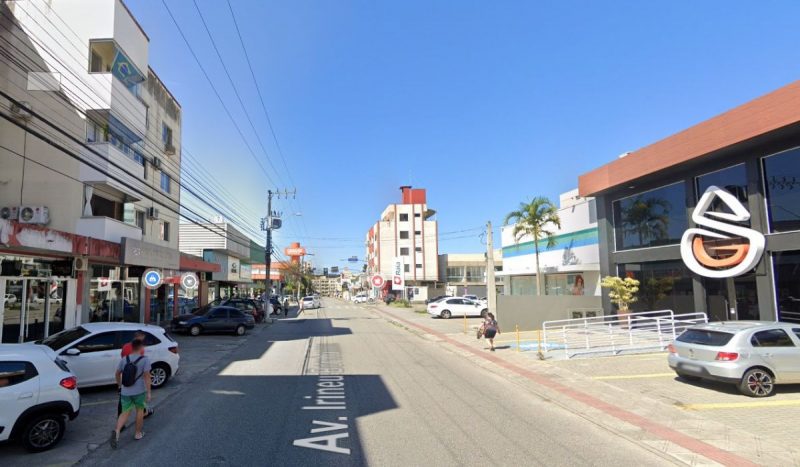 Incêndio começou em um apartamento de um prédio localizado na Av. Irineu Bornhausen, Campinas, foto mostra avenida