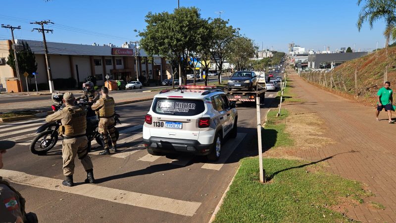 Carro em guincho estava carregado de maconha. – Foto: Marcos Lewe/ND Mais