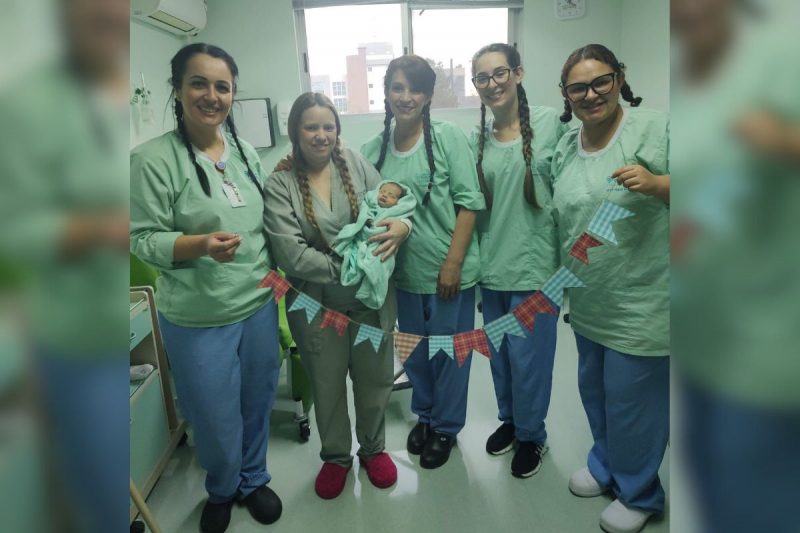 UTI Neonatal recebeu festa junina 