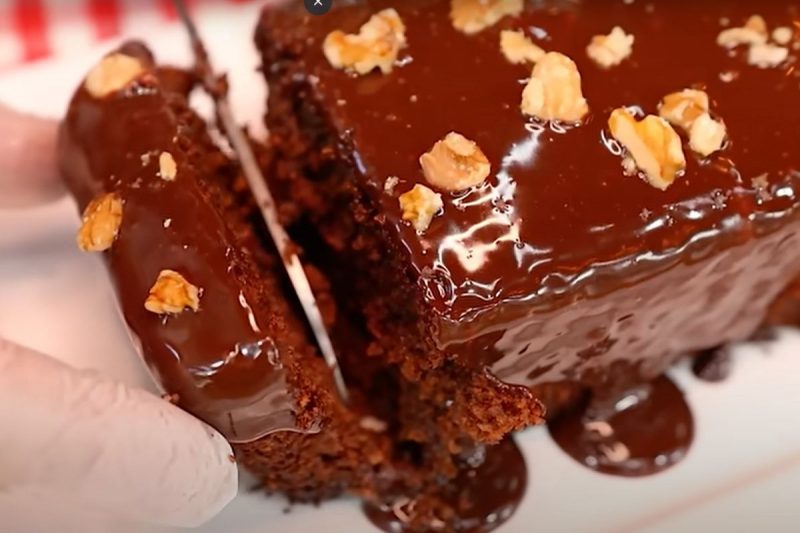 Bolo de chocolate &eacute; saud&aacute;vel e fica pronto rapidamente – Foto: Divulga&ccedil;&atilde;o/ND