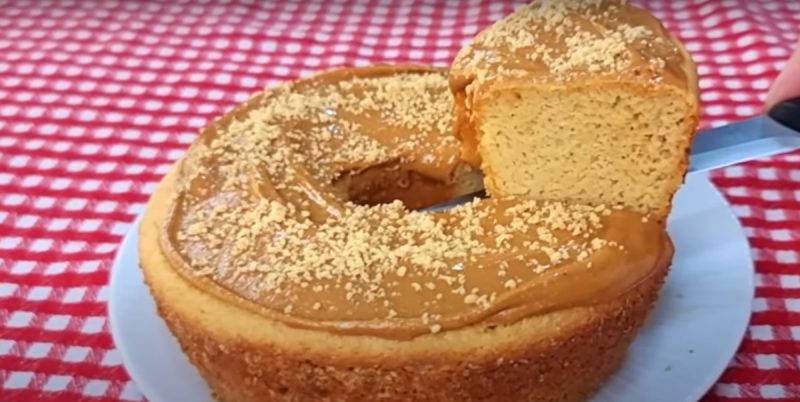 Bolo delicioso e saudável para abrir o dia