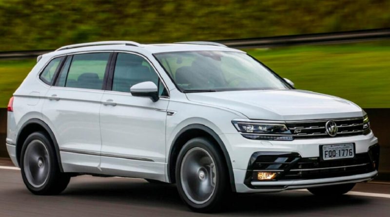 na foto aparece um carro modelo Tiguan que terá ChatGPT na central multimídia