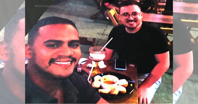 Jovem pede união estável com padre 