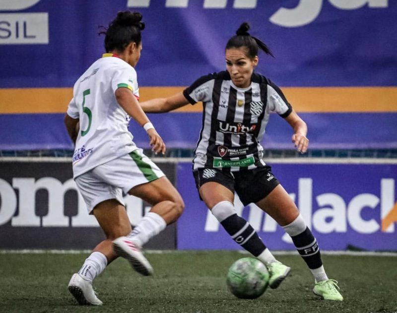 Marina Höher em ação pelo Figueirense/Paula Ramos no futebol 7