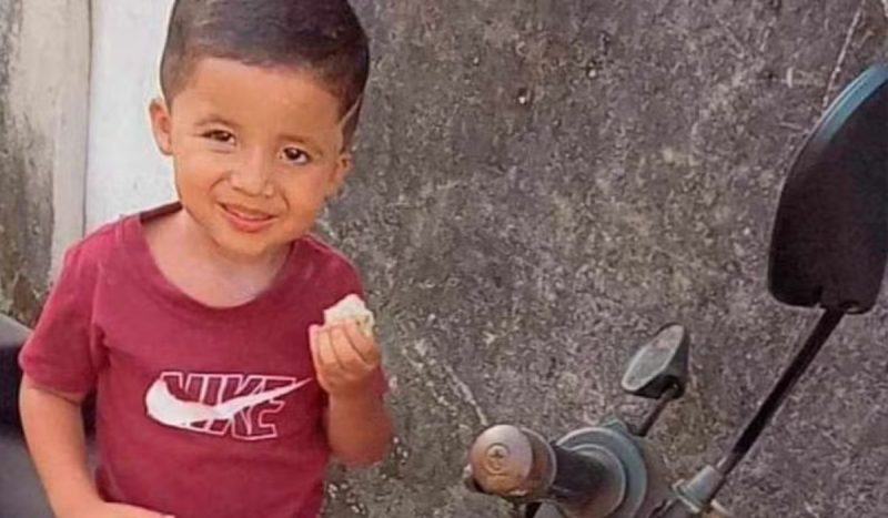 Criança foi identificada como Kaike Gabriel Lima da Silva, foto mostra ele sorrindo com um pedaço de pão na mão