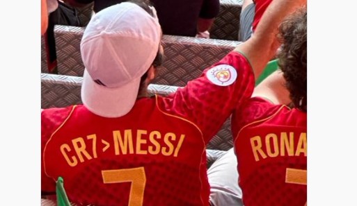Camisa prova que Cristiano Ronaldo é maior do que Messi, você concorda?