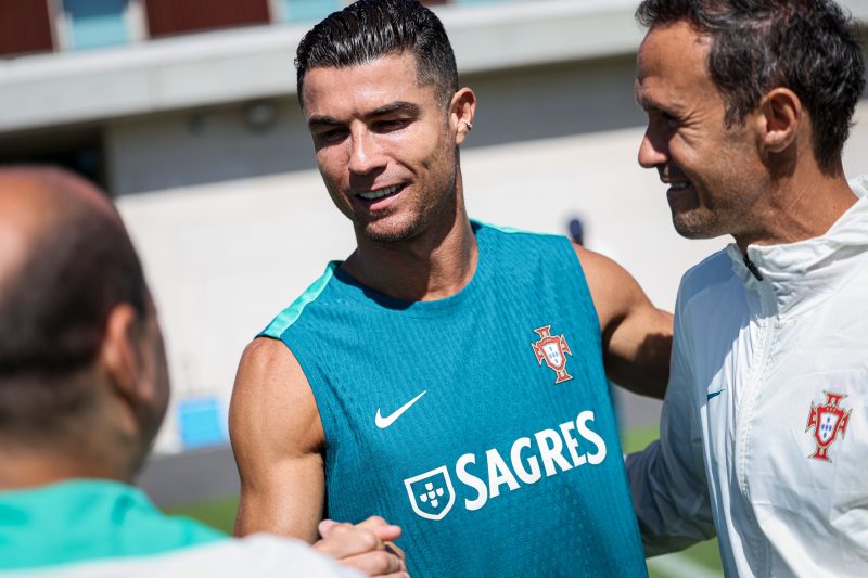 Cristiano Ronaldo quer te empregar