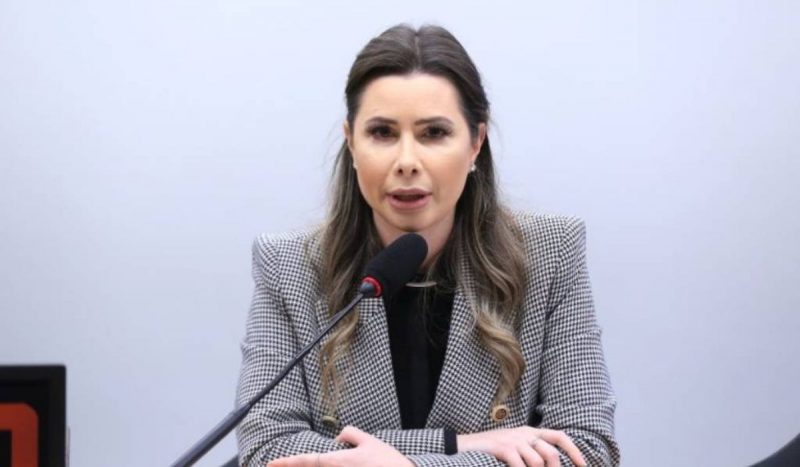 Carol de Toni (PL) fez duras críticas ao Governo Federal após suspensão de leilão do arroz