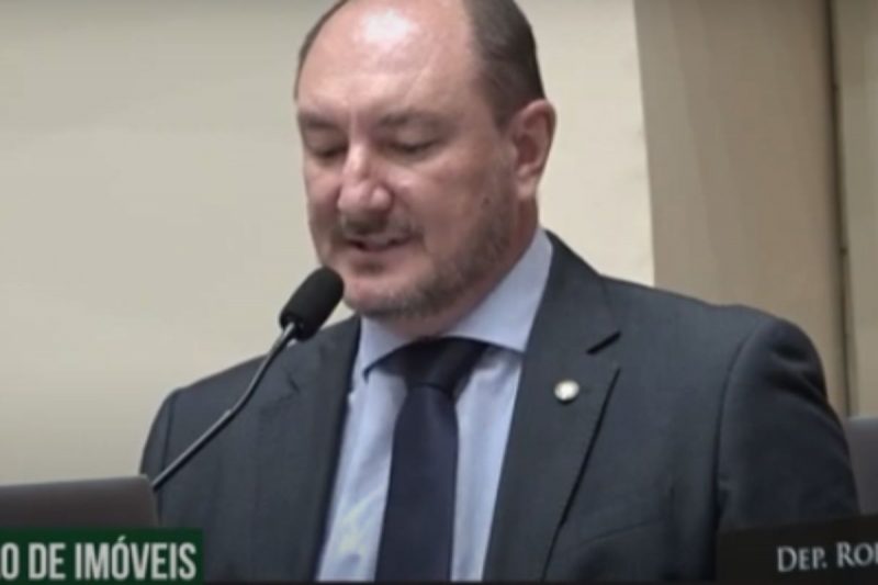 Deputado Rodrigo Minotto solicitou que a vota&ccedil;&atilde;o do projeto fosse nominal – Foto: Reprodu&ccedil;&atilde;o/TVAL/ND