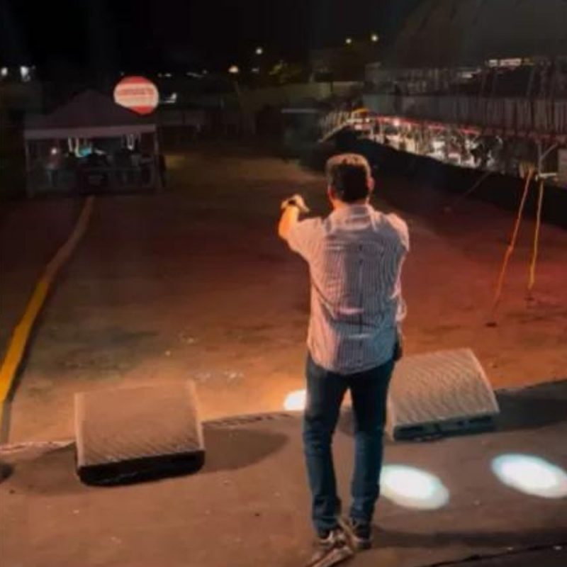 N&iacute;nguem aparece em show de dupla sertaneja e eles desabafam nas redes sociais – Foto: Divulgado na Internet/Reprodu&ccedil;&atilde;o/ND