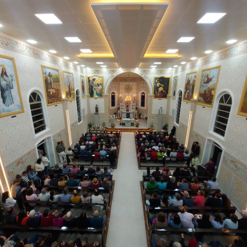 Igreja é reaberta após microexplosão 