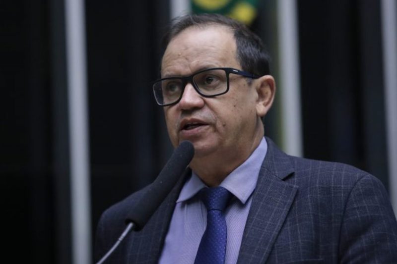 Aborto é tema de projeto de lei na Câmara