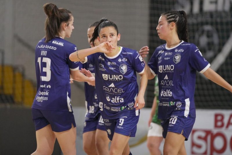 Equipe de futsal venceu na estreia contra time argentino