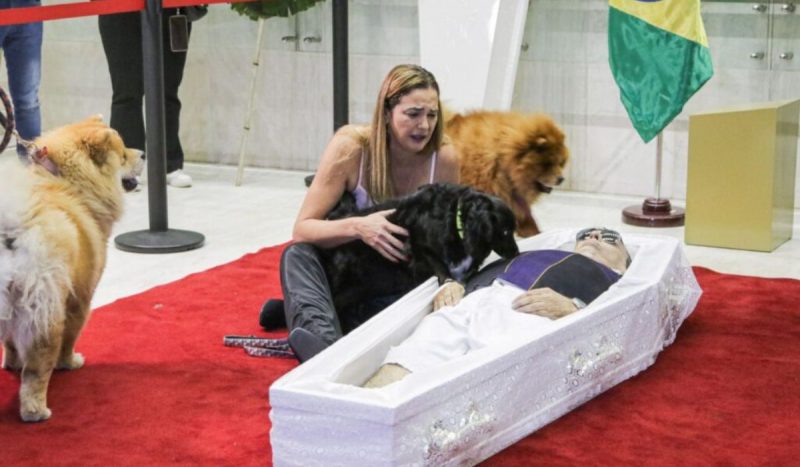 Filha de Nahim foi barrada de entrar no velório do cantor