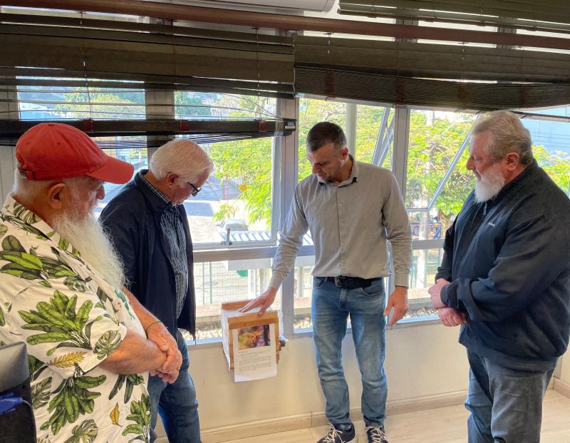 Deputado Padre Pedro Baldissera instalou uma colônia de abelhas - Foto: Divulgação/ND