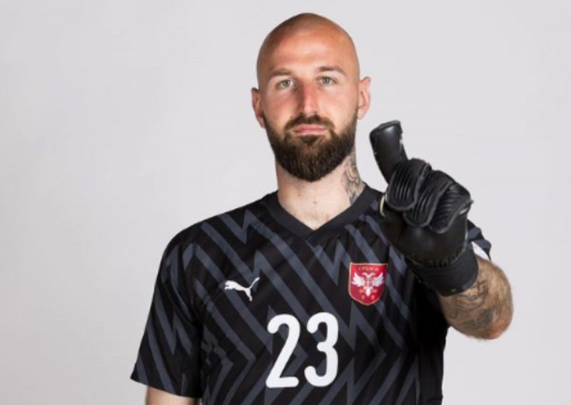 Vanja Milinković-Savić é goleiro da Sérvia na Eurocopa