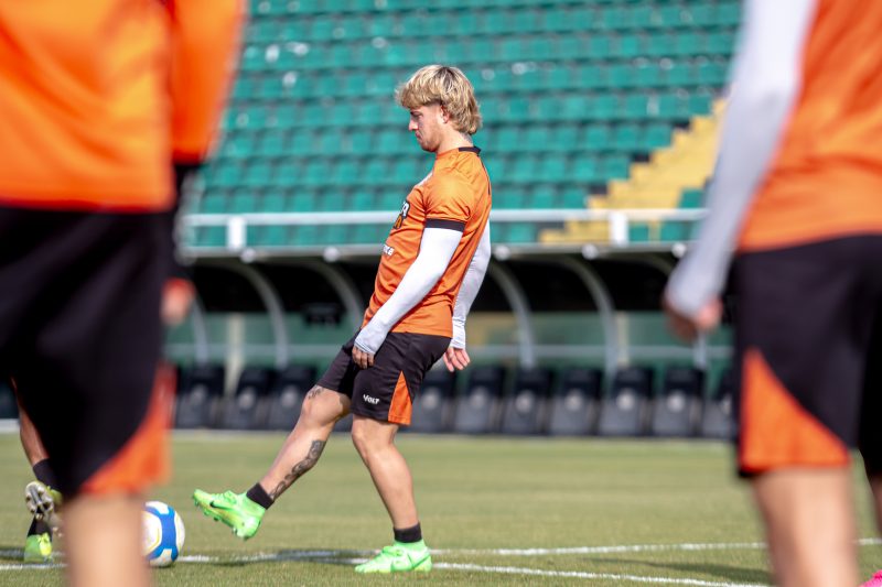 Guilherme Pato durante treino do Figueirense em 2024