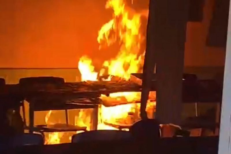 Vídeo mostra sala de aula pegando fogo em uma escola de Minas Gerais