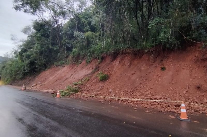 A SC-155 ficou em meia pista 