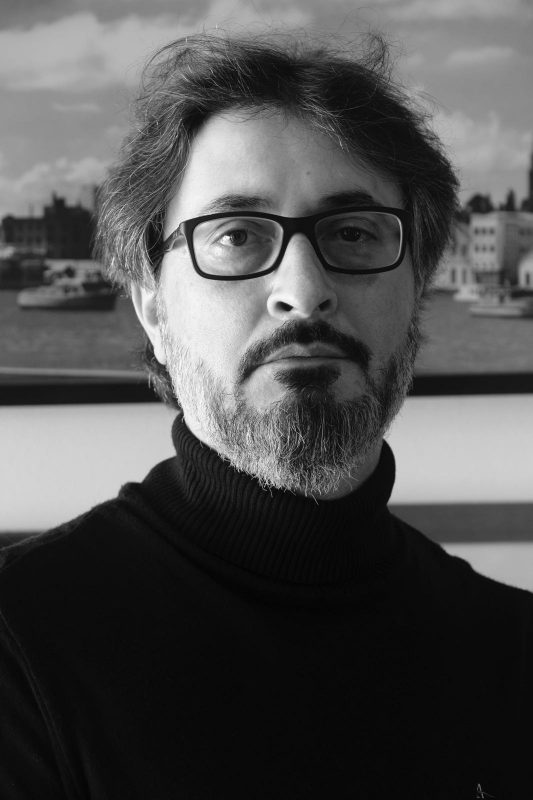 Jairo Cardoso lan&ccedil;a seu livro “O Est&uacute;dio dos V&iacute;cios Et&eacute;reos: um Manifesto Hedonista”, nesta quarta, 19h, na Livraria Catarinense do Beiramar Shopping – Foto: Sergio Vignes/Divulga&ccedil;&atilde;o